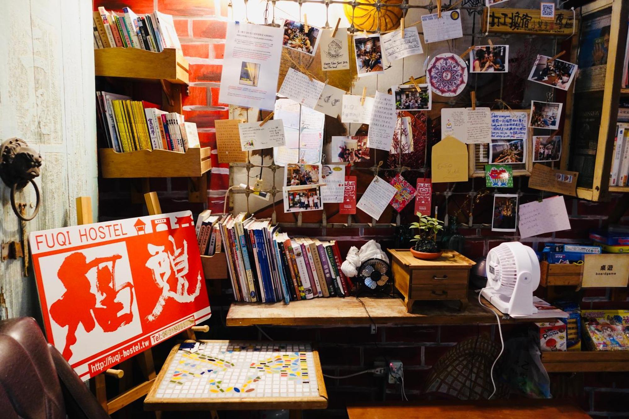 Fuqi Hostel - Heping Tainan Eksteriør billede