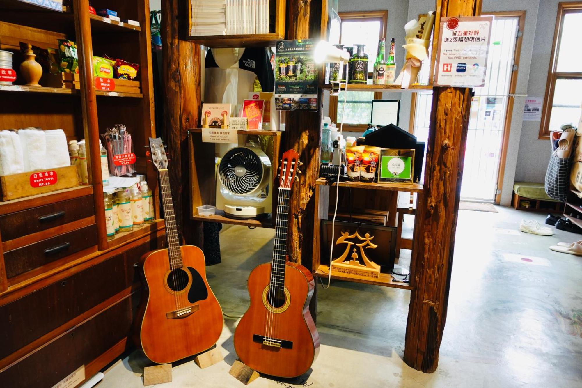 Fuqi Hostel - Heping Tainan Eksteriør billede