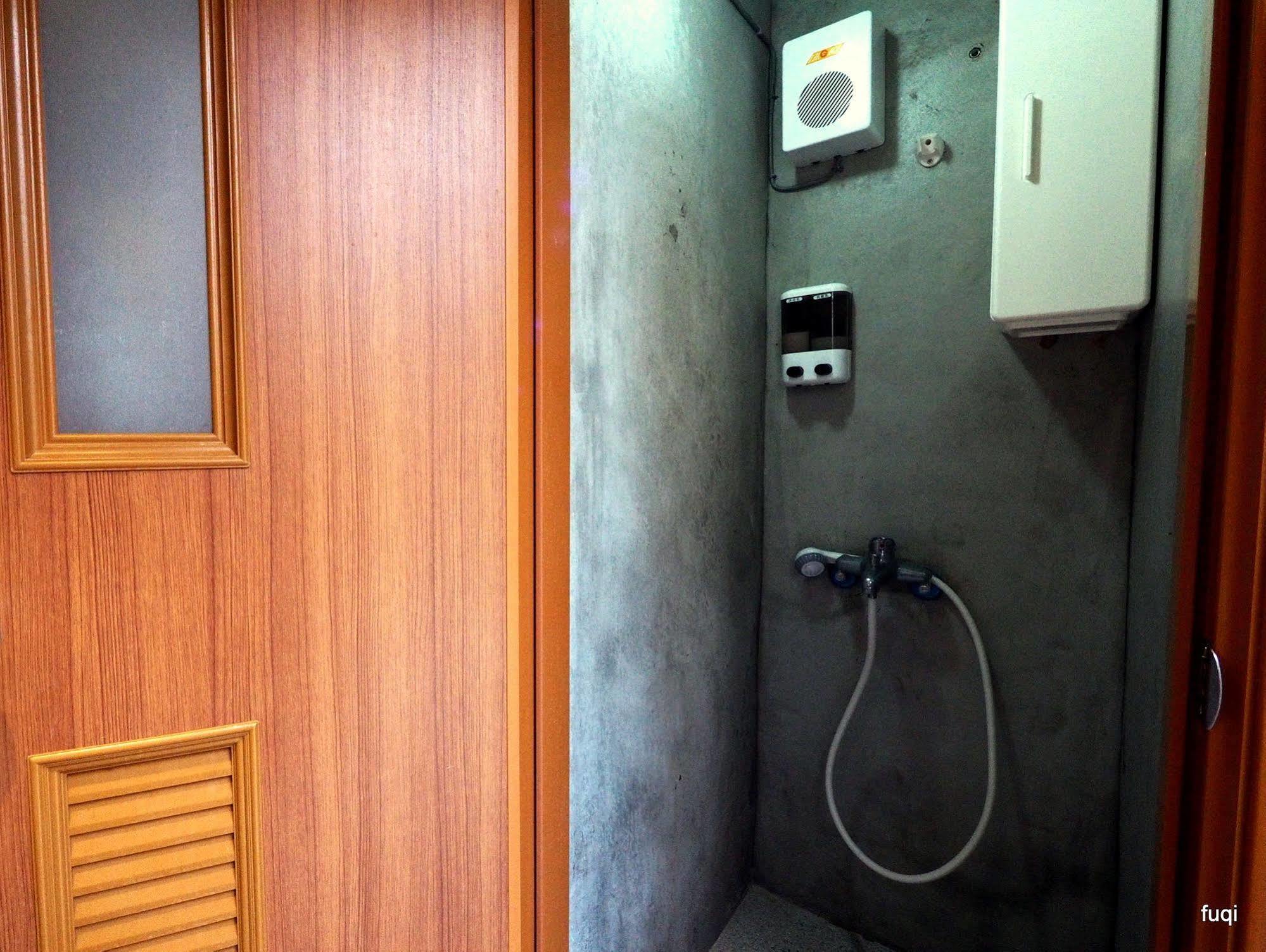Fuqi Hostel - Heping Tainan Eksteriør billede