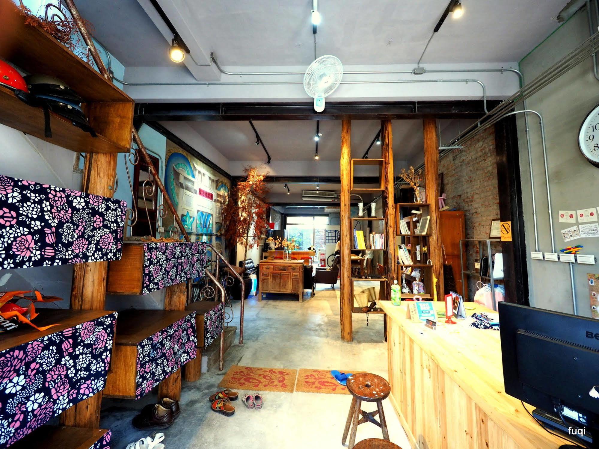 Fuqi Hostel - Heping Tainan Eksteriør billede